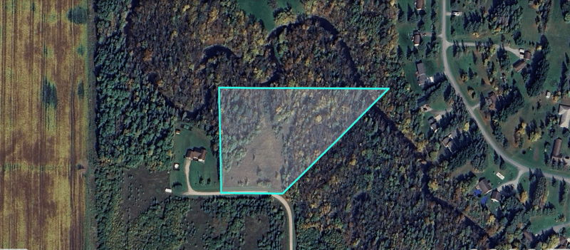 . 330th St, Warroad, MN 56763