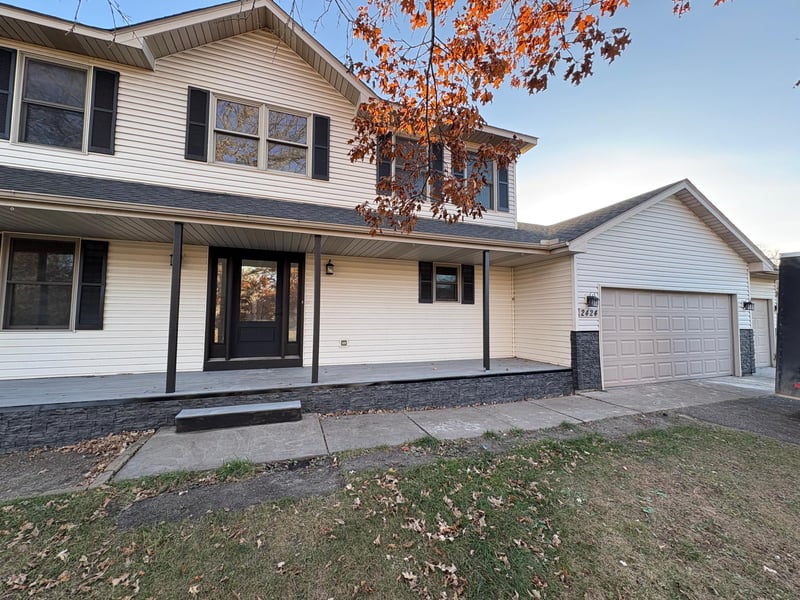 2424 Briar Oakes Blvd, Monticello, MN 55362