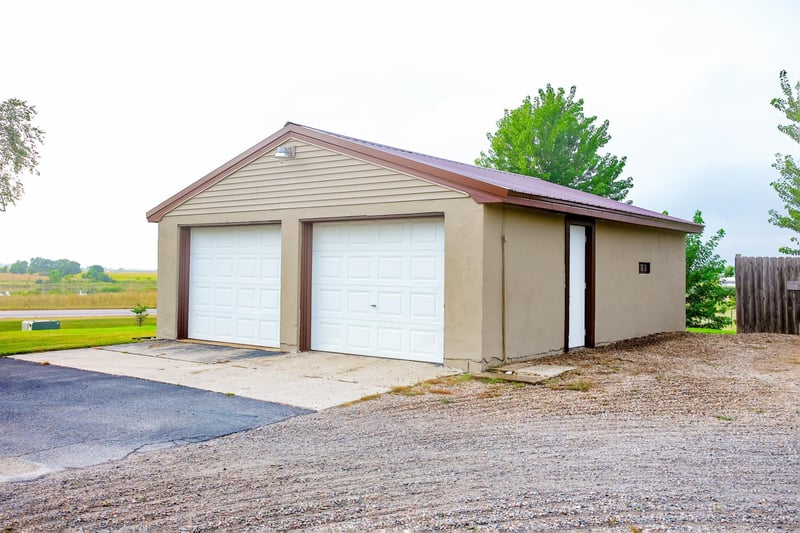 23109 145th St NE, New London, MN 56273