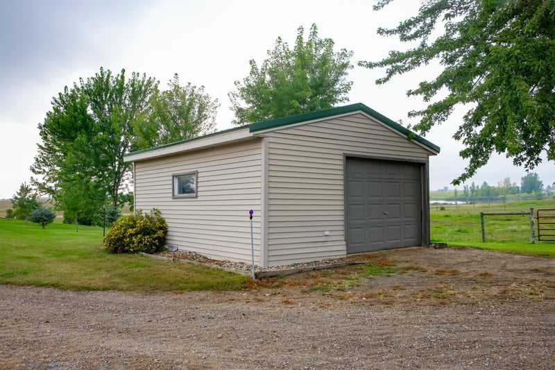23109 145th St NE, New London, MN 56273