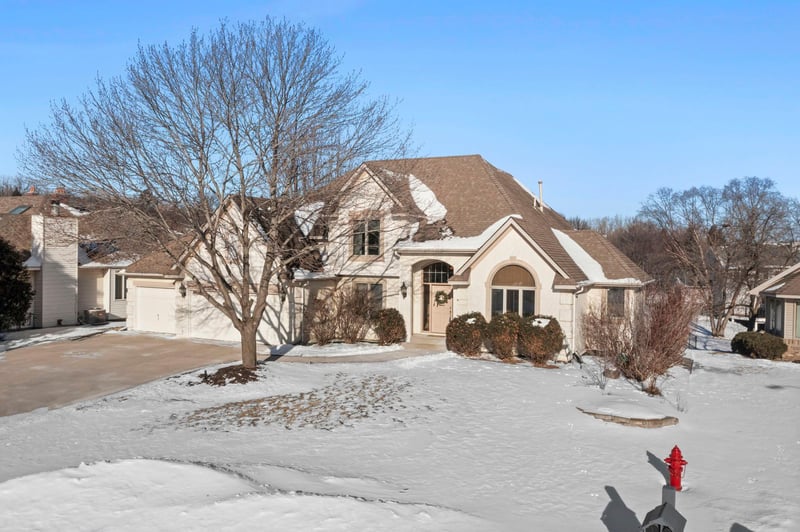 2530 Wexford Ct, New Brighton, MN 55112