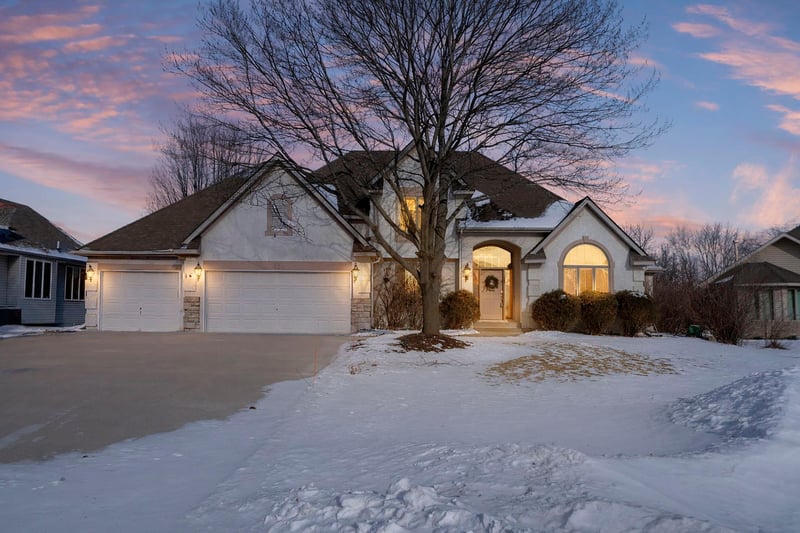 2530 Wexford Ct, New Brighton, MN 55112
