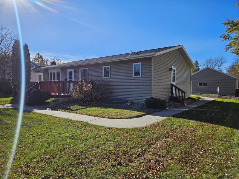 417 9th St N, Breckenridge, MN 56520