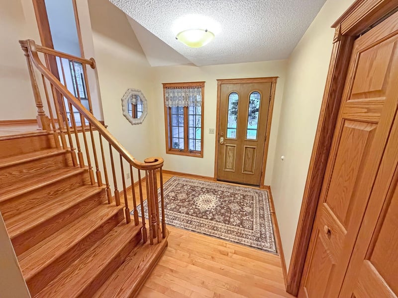 2455 Saint Croix Trl S, Afton, MN 55001