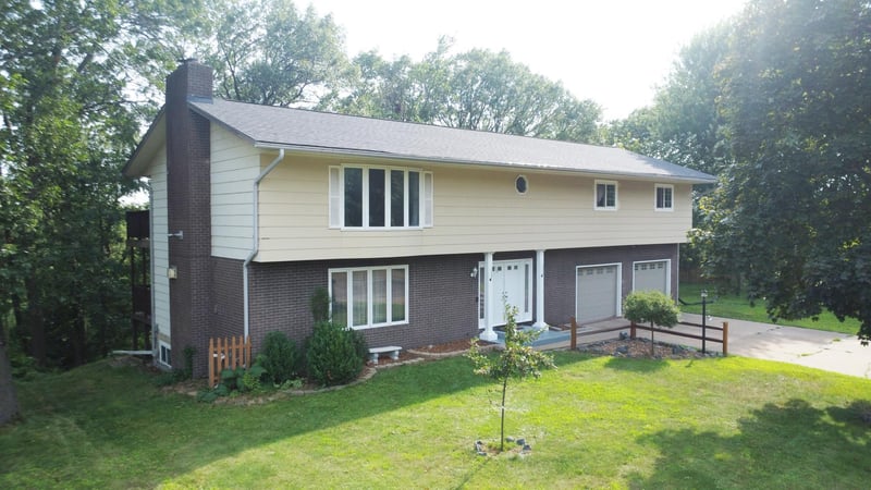 911 Radcliffe Ave, Altoona, WI 54720