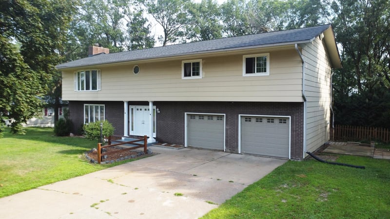 911 Radcliffe Ave, Altoona, WI 54720