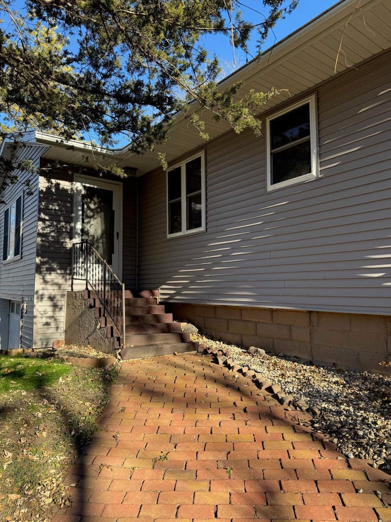 1508 Ridgeview Dr, Montevideo, MN 56265