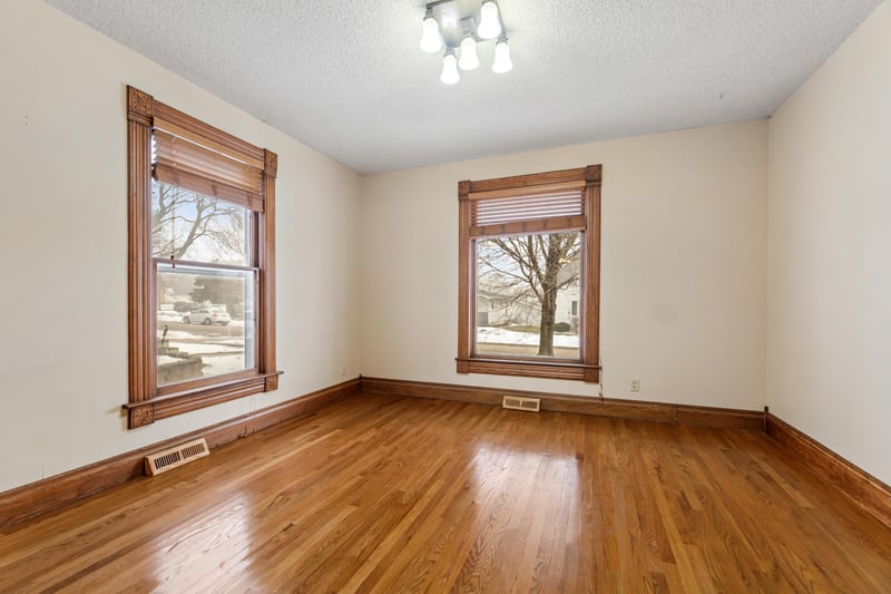209 Oak St S, Mabel, MN 55954