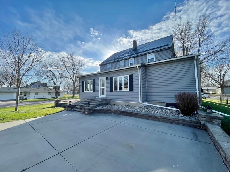 411 Vernon Ave, Morgan, MN 56266