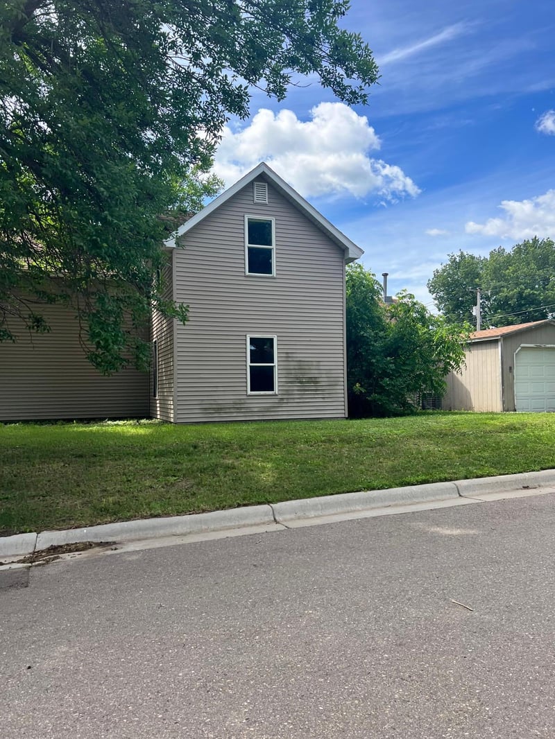 310 6th St, Dawson, MN 56232