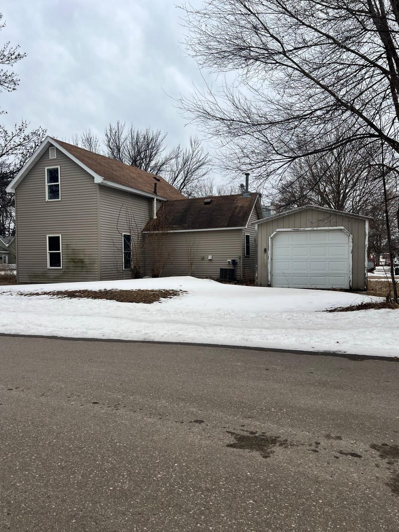 310 6th St, Dawson, MN 56232