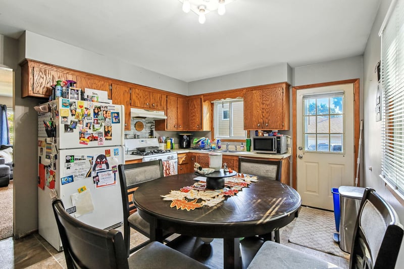508 Shadyside Cir, Hopkins, MN 55343