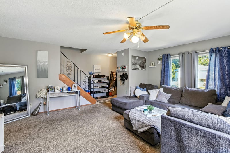 508 Shadyside Cir, Hopkins, MN 55343