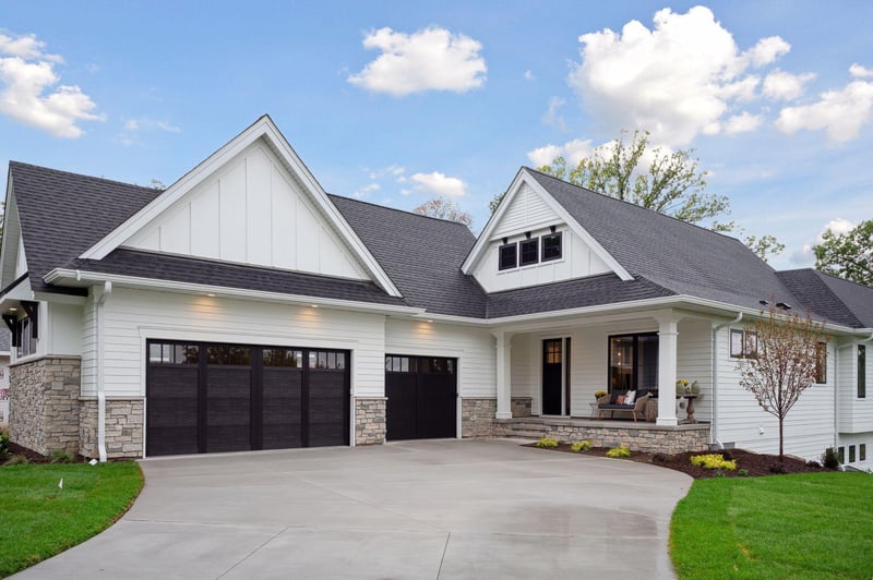 7 Pondview Trl, North Oaks, MN 55127