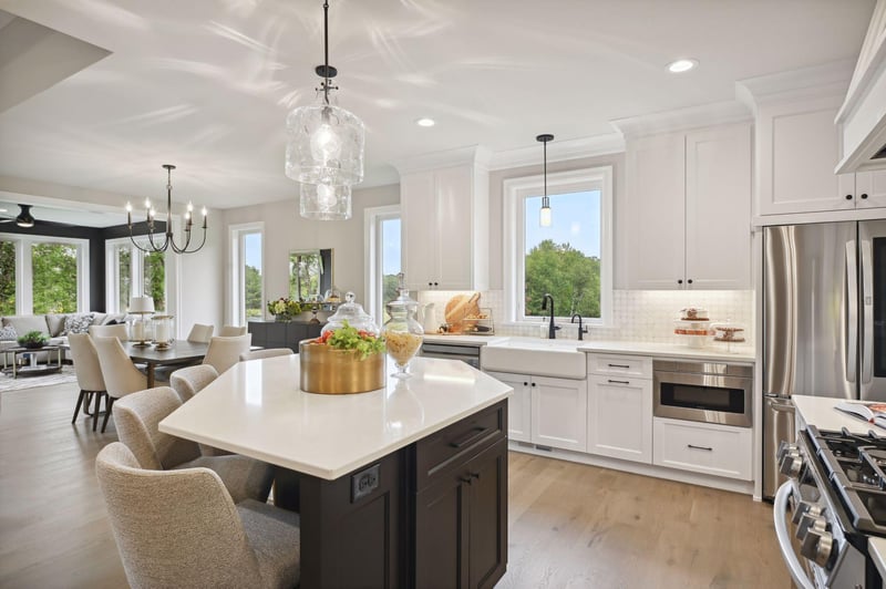 7 Pondview Trl, North Oaks, MN 55127