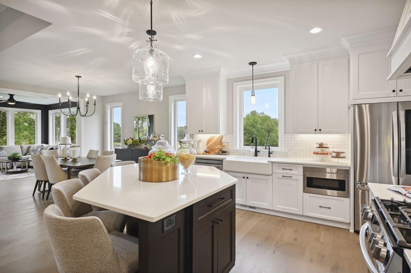 7 Pondview Trl, North Oaks, MN 55127