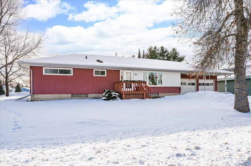 236 Wyandotte Rd, Hoyt Lakes, MN 55750