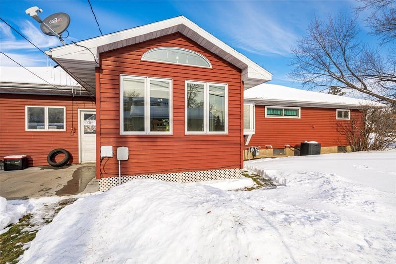 236 Wyandotte Rd, Hoyt Lakes, MN 55750