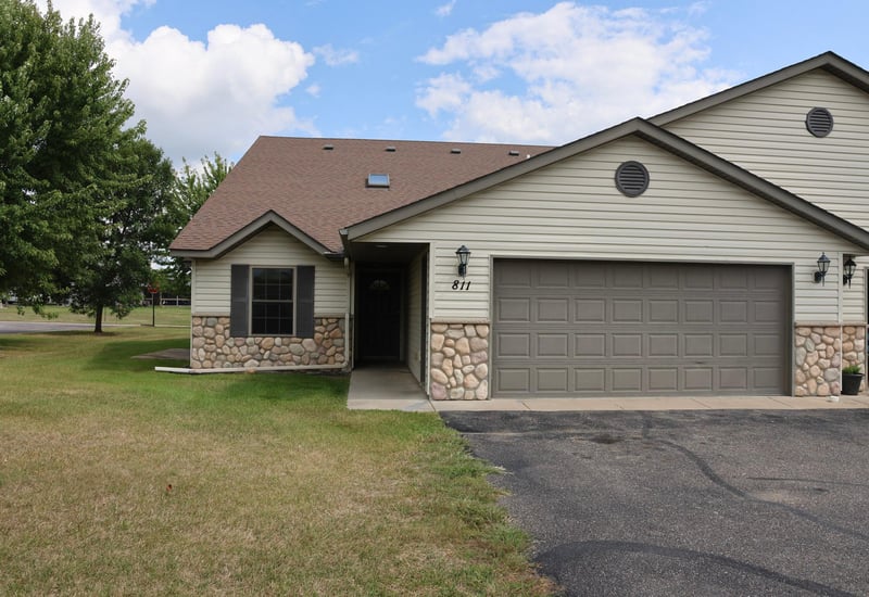 811 Stonehaven Pa, Milaca, MN 56353