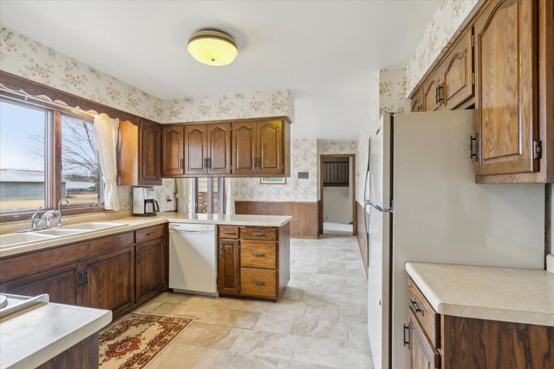 5365 92nd St SE, Clear Lake, MN 55319