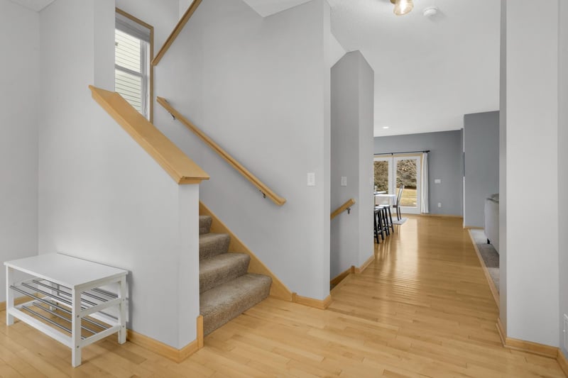 313 Periwinkle Pl, Bayport, MN 55003