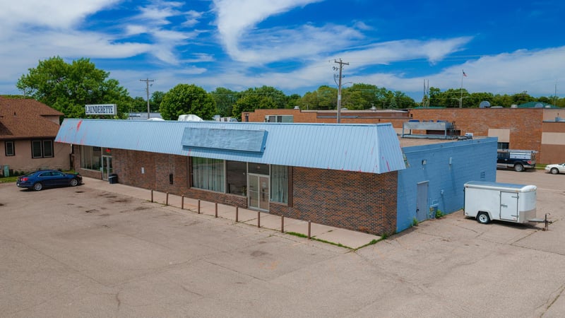 916 Litchfield Ave SW, Willmar, MN 56201