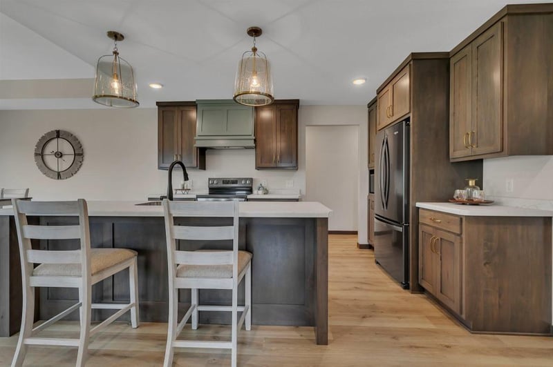 5815 Rivers Edge Dr, Saint Cloud, MN 56303