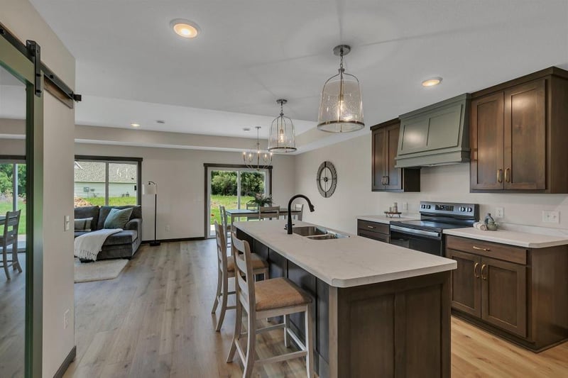 5815 Rivers Edge Dr, Saint Cloud, MN 56303