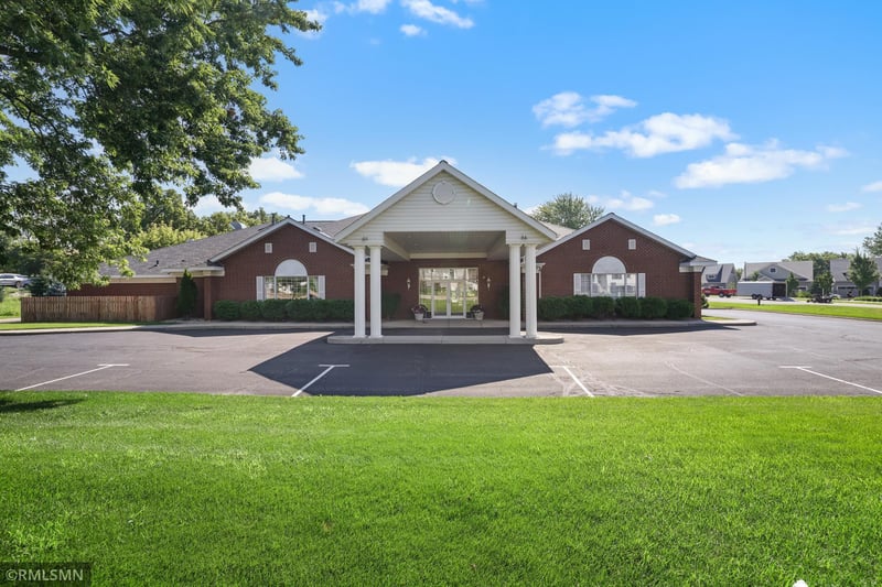 16394 Glory Ln, Eden Prairie, MN 55344