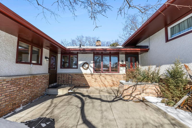 3700 Chowen Curve, Edina, MN 55410