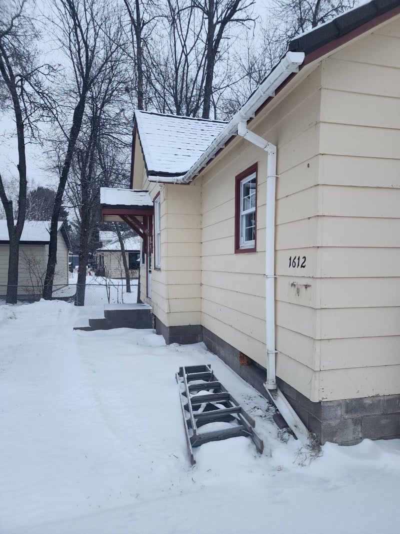 1612 Fairview Ave, Cloquet, MN 55720