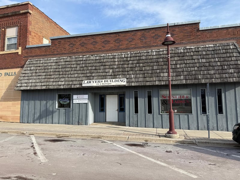 315 S Washington St, Redwood Falls, MN 56283