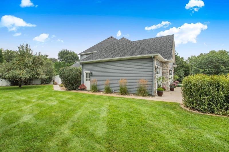 2607 Regal Rd, Saint Cloud, MN 56301