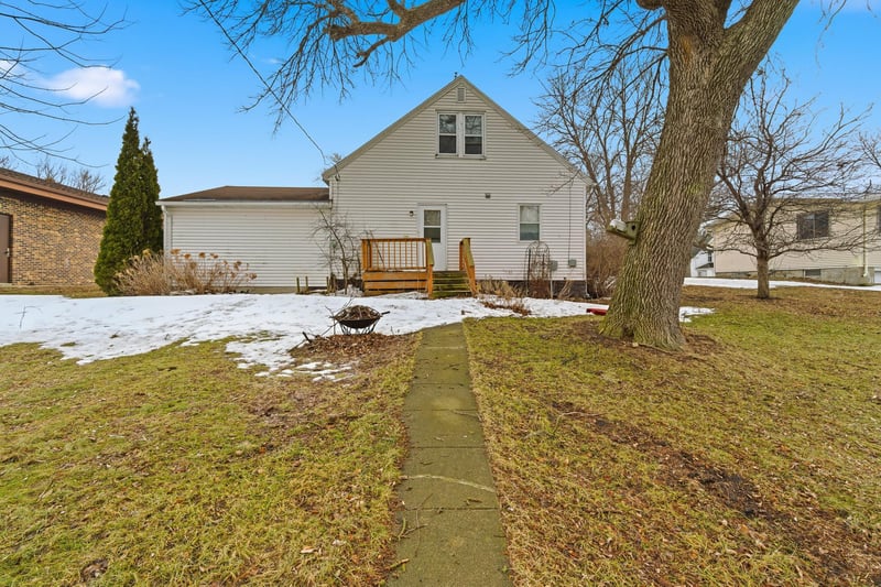 110 S 3rd St, Kiester, MN 56051