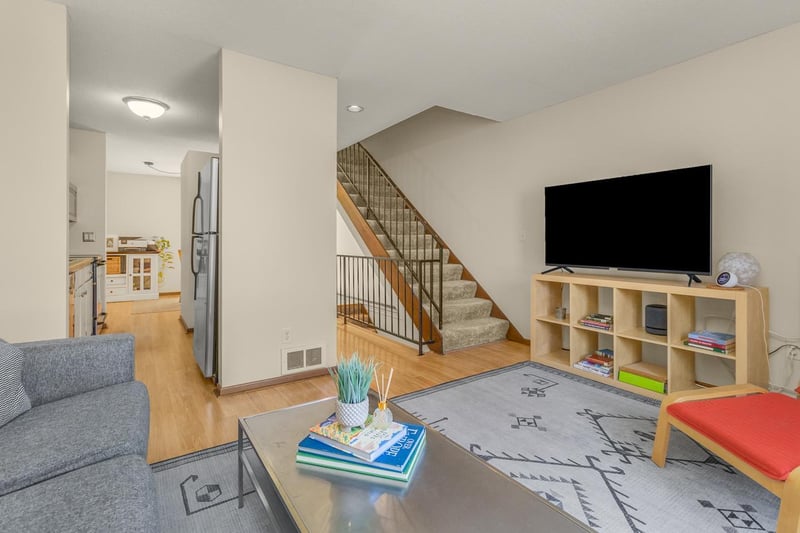 1643 Dunlap St N #4, Saint Paul, MN 55108