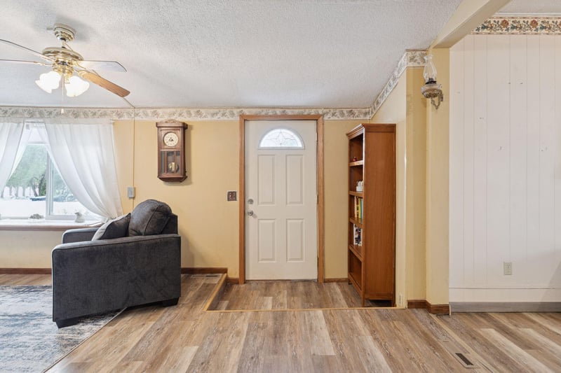 2559 2nd St, White Bear Twp, MN 55110
