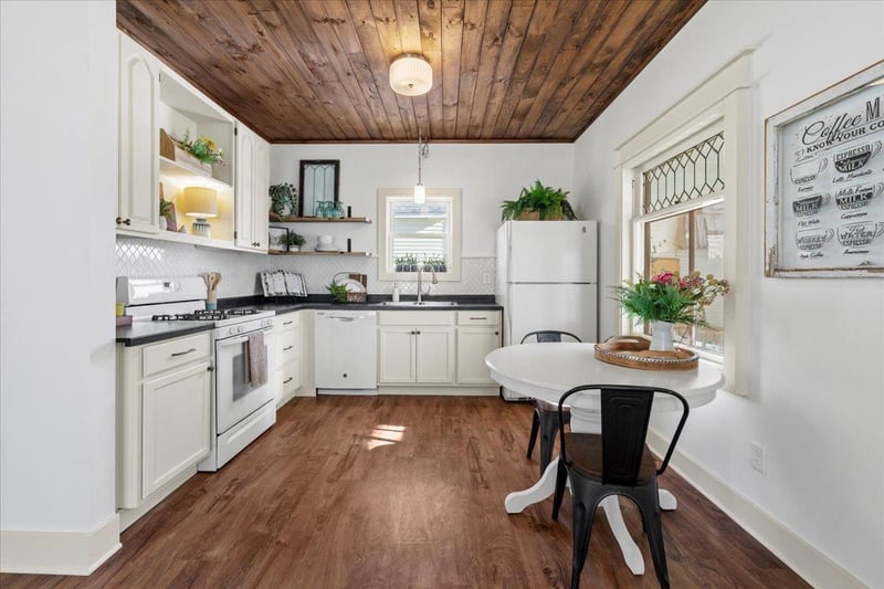 405 W Baker St, Arlington, MN 55307