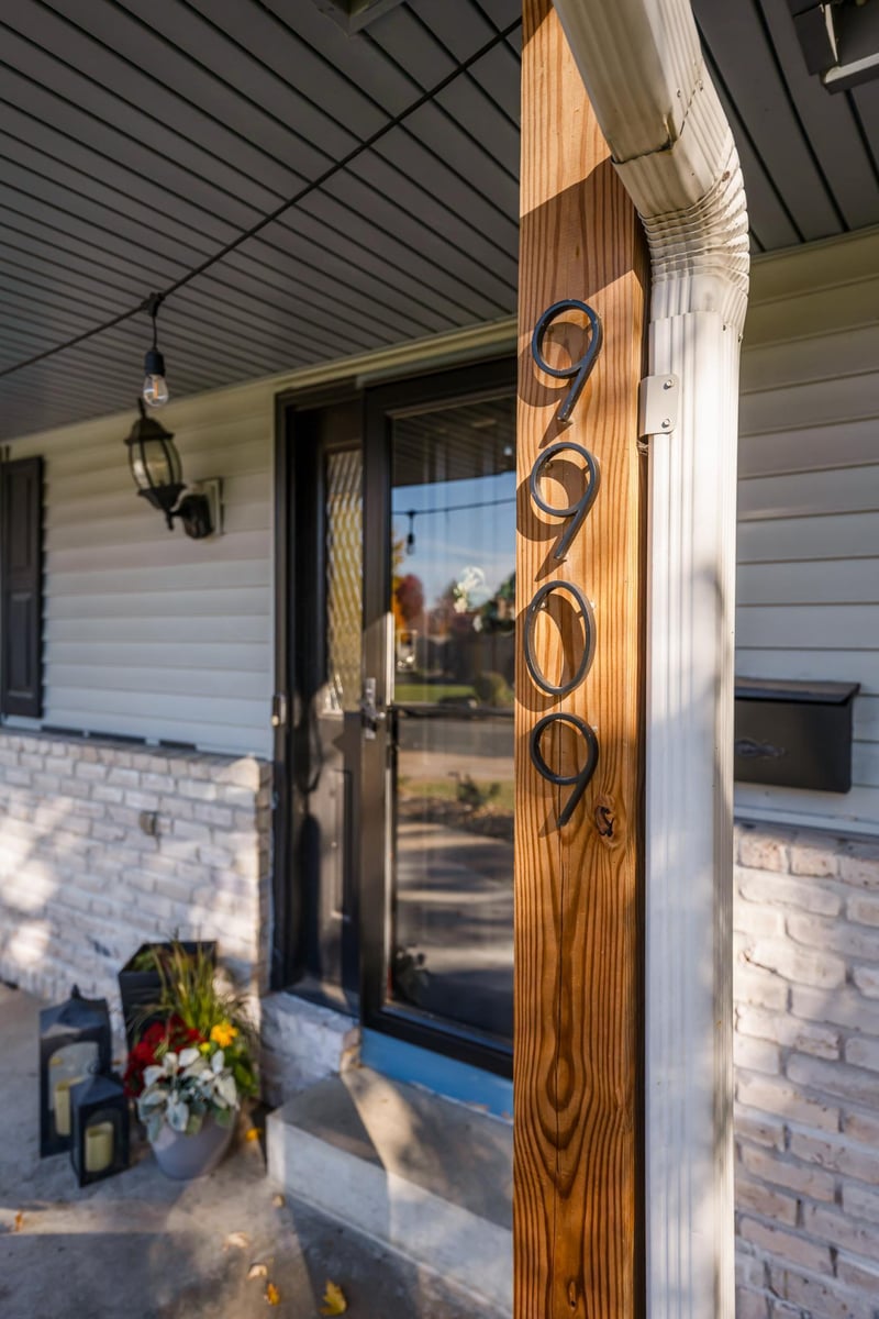 9909 Oakland Ave S, Bloomington, MN 55420