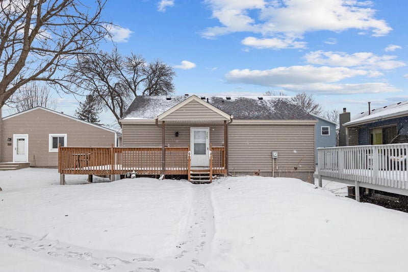 3563 Pilgrim Ln N, Plymouth, MN 55441