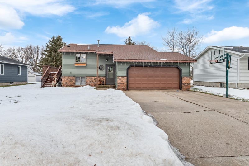145 4th Ave NW, Elgin, MN 55932