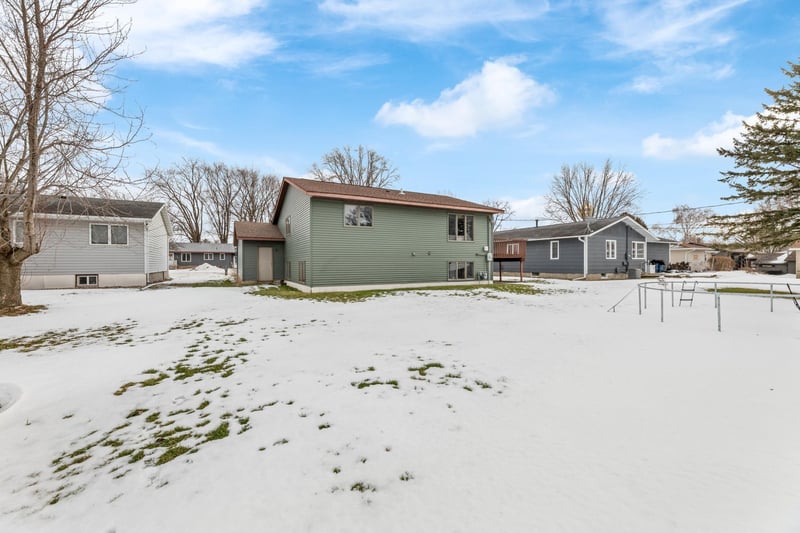 145 4th Ave NW, Elgin, MN 55932