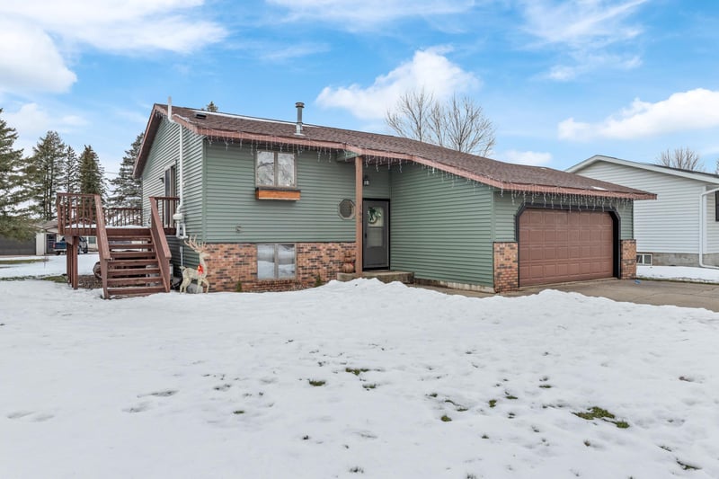 145 4th Ave NW, Elgin, MN 55932