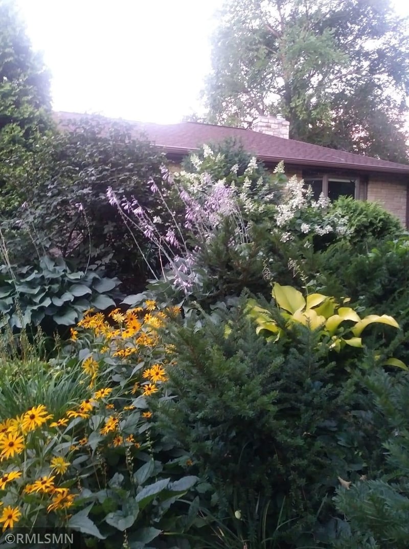 1280 Dodd Rd, Mendota Heights, MN 55118