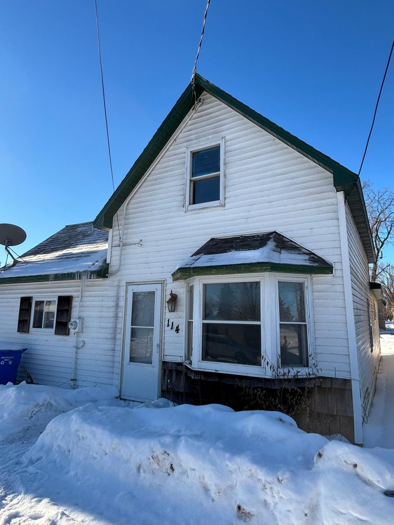 114 E Maple Ave, Frazee, MN 56544