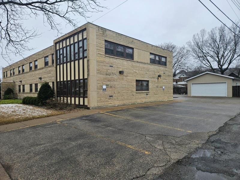 176 W 8th St & 402 Center St, Winona, MN 55987