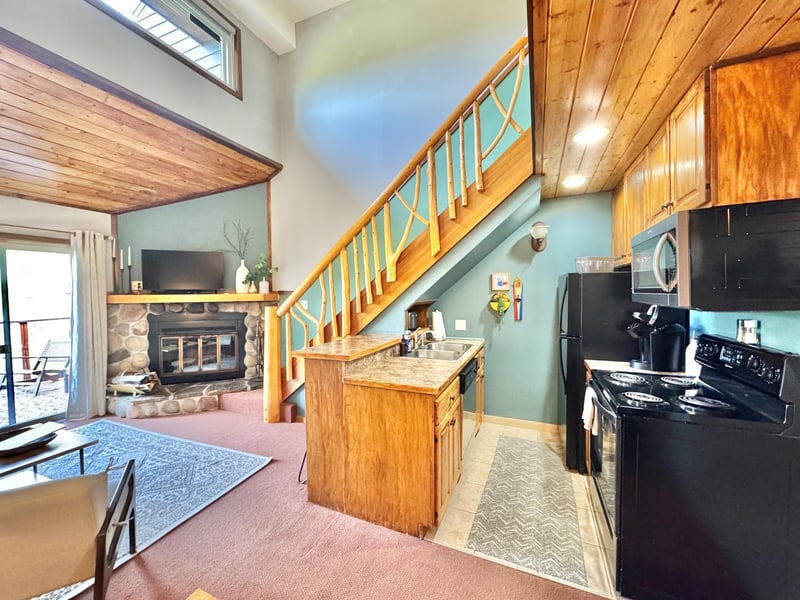 113 Bridge Run Ln #A, Tofte, MN 55615