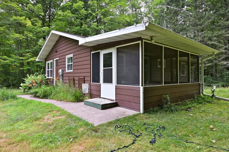 6880 N Koudelka Ave, Stone Lake, WI 54876