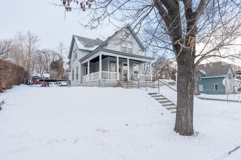 655 Robert St S, Saint Paul, MN 55107