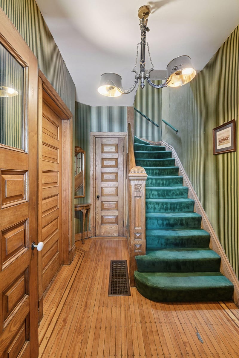 108 E 25th St, Minneapolis, MN 55404