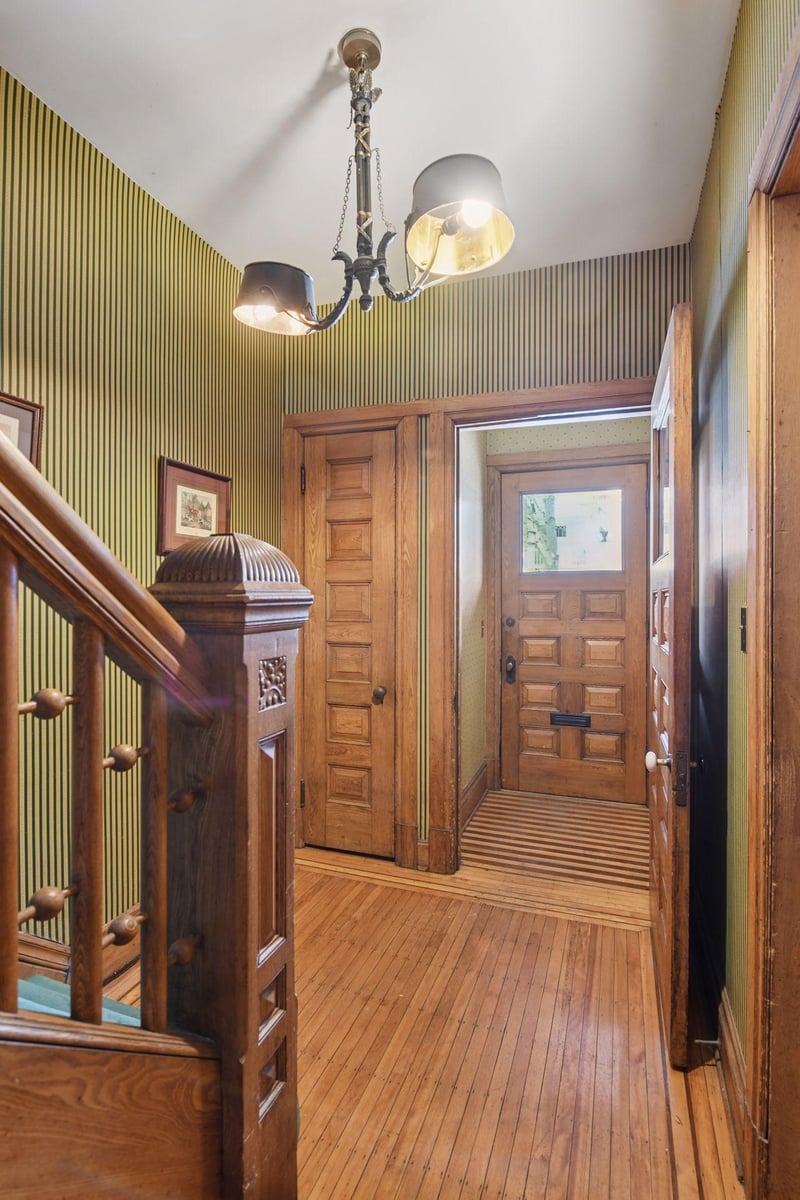 108 E 25th St, Minneapolis, MN 55404